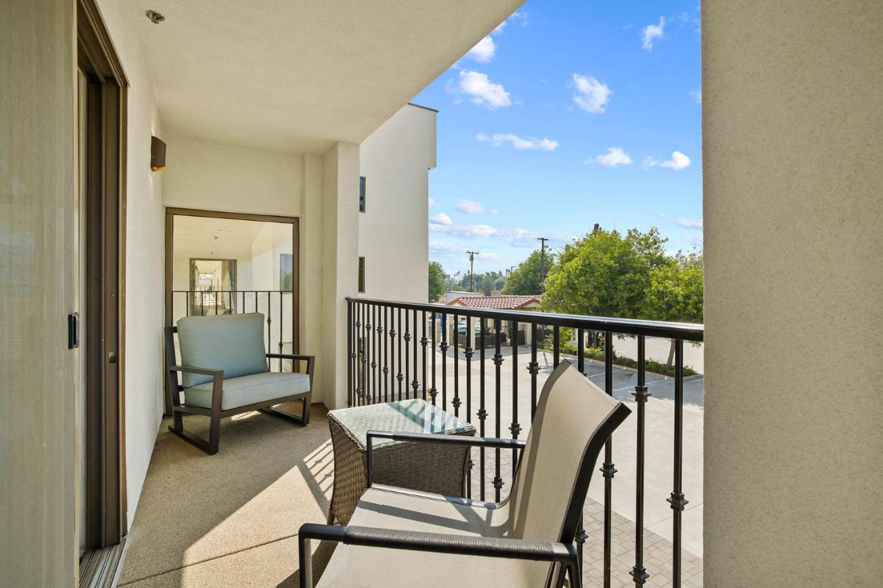 Hotel Huntington Duarte Exterior photo